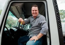 Com indicação do deputado Max Russi, 6 municípios recebem veículos para agricultura familiar