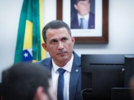 Deputado critica proposta que reduz escala 6×1 por temer desmonte na economia’