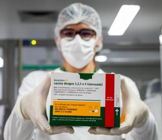 Mato Grosso recebe 10 mil doses da vacina nacional contra a dengue
