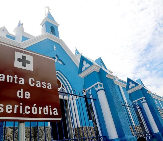 Governador anuncia solução para prédio da Santa Casa