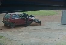 Veja Vídeo – Ladrão é atropelado em assalto no DF, levanta e foge com a moto roubada; veja vídeo
