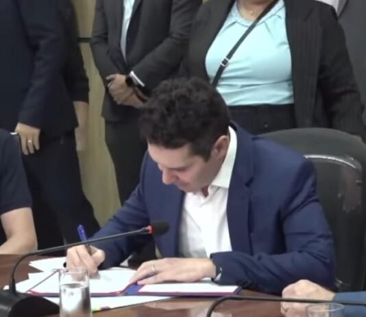 ‘Vamos contratar um milhão de casas’, diz ministro de Cidades em visita a Mato Grosso