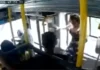 Veja Vídeo – A Polícia Civil investiga a morte de uma jovem que caiu de um ônibus em movimento; veja