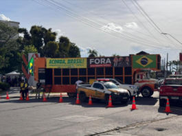 Direita de Mato Grosso promove ato em avenida de Cuiabá