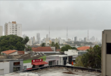 Temporal alaga trechos de Cuiabá e Inmet prevê mais chuva