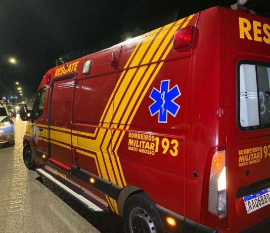 Jovem é atropelada ao atravessar faixa de pedestres