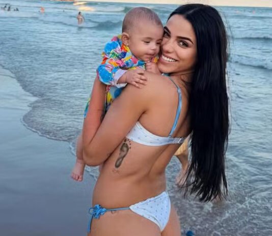 Key Alves exime primeiro passeio da filha na praia: ‘My best friend, the sea, and God.’