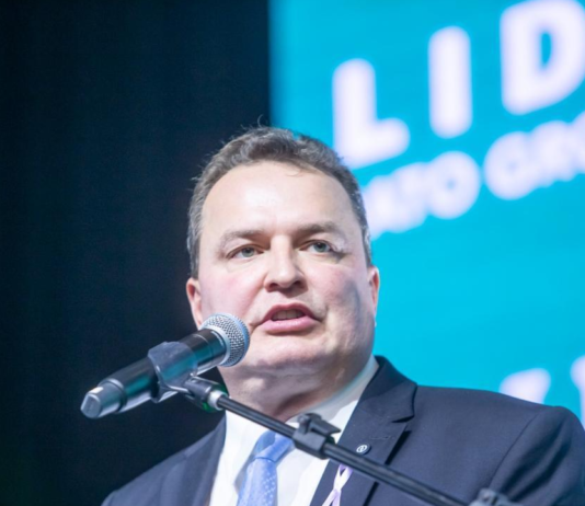 Max denuncia conluio da SES com empresa alvo da PF