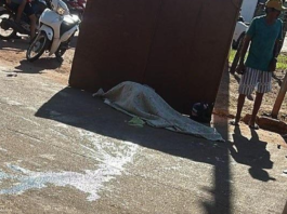 Batida entre duas motos mata mulher em cruzamento