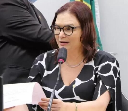 Rosa Neide diz que federação tem 12 nomes para a disputa à Câmara; prioridade é quem traga votos