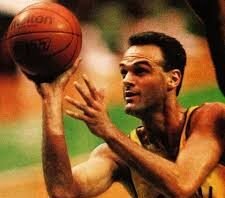 Morre Oscar Schmidt, lenda do basquete, aos 68 anos