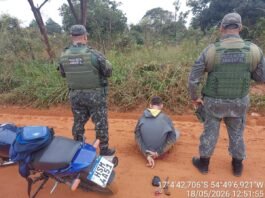 Monitorado por tornozeleira é preso com arma em rodovia