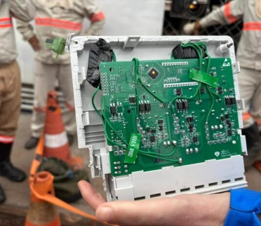 Trio é preso acusado de fraude em medidores de energia em empresa de VG