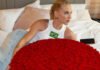 Virginia Fonseca posa com buquê gigante de rosas vermelhas e gera curiosidades em fãs