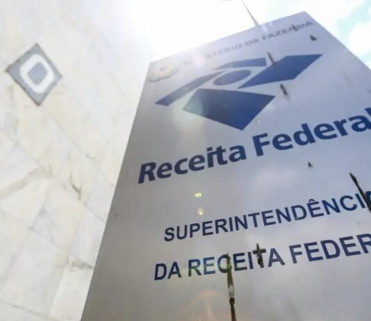 Receita paga lote especial de restituição automática em julho
