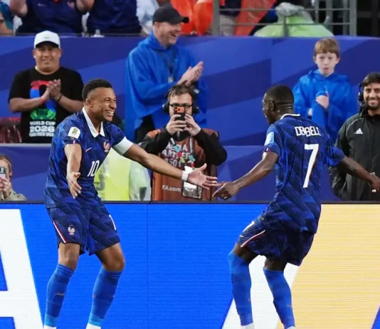 Depois de chuva e pausa, França de Mbappé não dá chances ao Iraque
