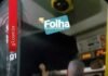 Veja Vídeo – Cobrador segura guarda-chuva para motorista de ônibus com goteira em SP; veja