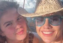 Mirella Santos curte dia de sol em Capri e impressiona com físico em passeio de barco