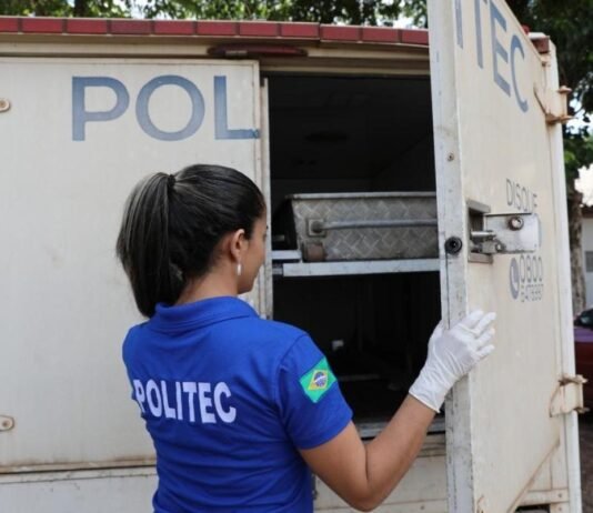 Dupla em moto mata mulher com vários tiros no interior