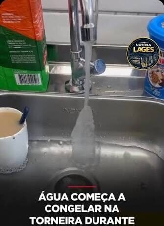 Veja Vídeo – Água congela no ar durante frio de -6°C e cena impressiona na Serra Catarinense; veja