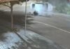 Veja Vídeo – Motor de carro se solta e é arremessado para o meio da rua após batida no PR; veja