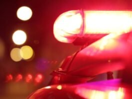 Homem fica ferido ao ser agredido com martelo pela esposa