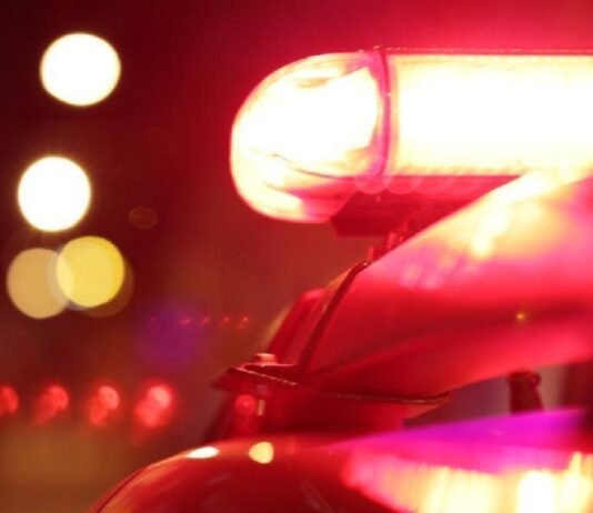 Homem fica ferido ao ser agredido com martelo pela esposa