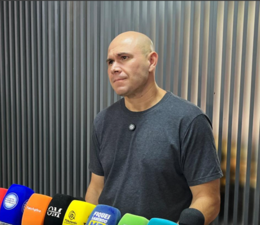Abílio atrela crise do comércio à internet e culpa Lula por criminalidade