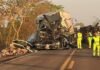 Acidente com carretas na BR-364 deixa caminhoneiro morto