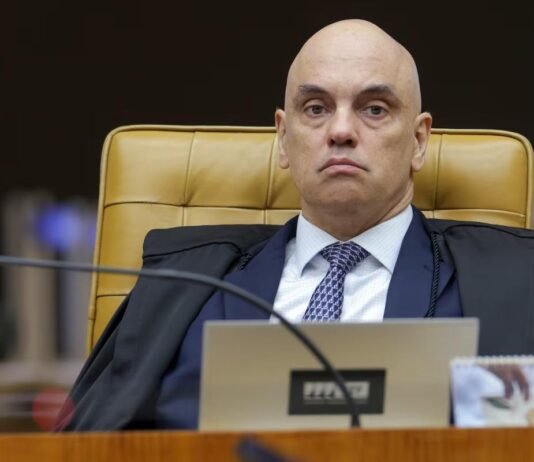 Direita convoca ato contra Alexandre de Moraes por relação com dono do Banco Master