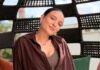 Larissa Manoela curte segunda-feira de piscina em casa: ‘Descanso merecido’
