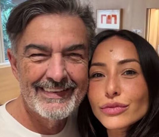 Sabrina Sato e família celebram fim do tratamento do pai contra o câncer