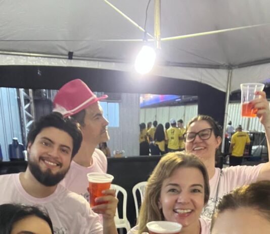 REDE FEMININA DE COMBATE AO CÂNCER PARTICIPA DA OKTOBERFEST PELO 5º ANO CONSECUTIVO