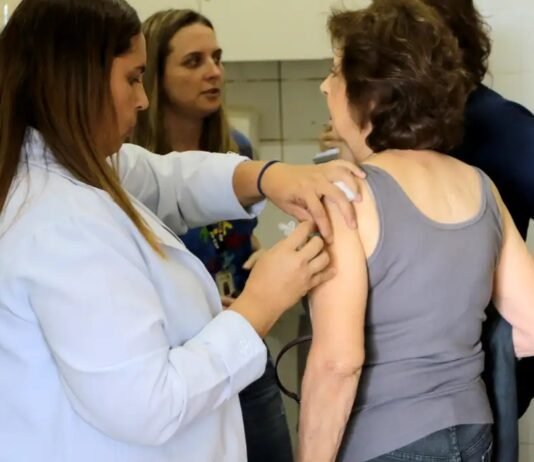 SUS amplia cobertura da vacina Pneumo 20 para maiores de 85 anos