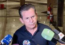 ‘Nos EUA, brasileiros fazem até 16h’, diz Mauro Mendes sobre reformas na CLT