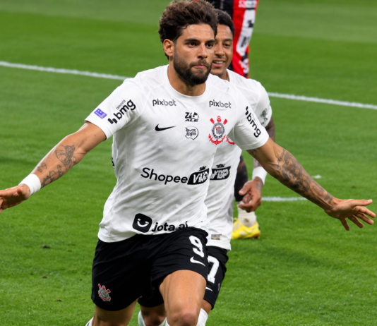 Corinthians empata com o Vitória e segue pressionado na luta contra o rebaixamento