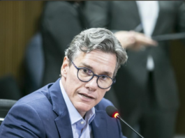Governo estuda programa de demissão voluntária e adoção de IA, diz Gallo